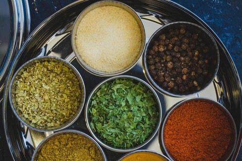 KitchenCraft World of Flavours Indian Spice Box, Stainless Steel, 7 Spice Pots + Large Spice + Cover, 17 x 7 cm