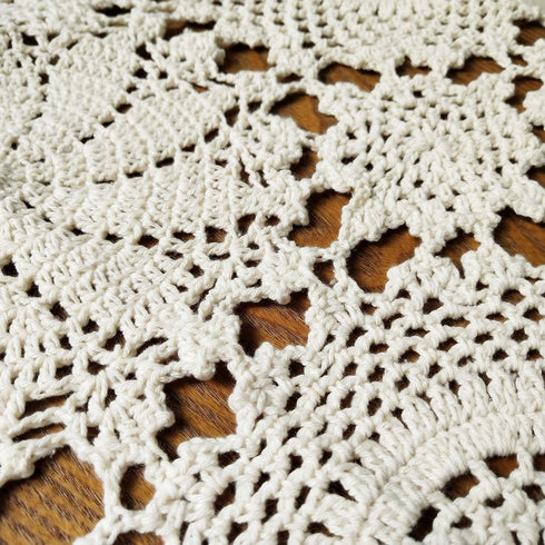 USTIDE Rustic Floral Table Runner, Hand Crochet Table Doily, Beige Cotton Lace Table Decoration, 15"X59"