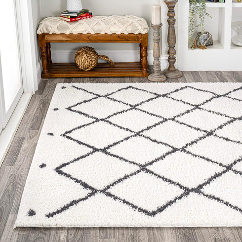 JONATHAN Y MOH410A-3 Cami Moroccan Style Diamond Shag Indoor Area Rug, White/Gray, 3 X 5
