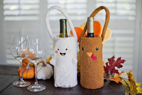 Pearhead Sherpa Wine Bottle Gift Bag, Ghost Design, Funny Fall Housewarming Ideas, Halloween Party