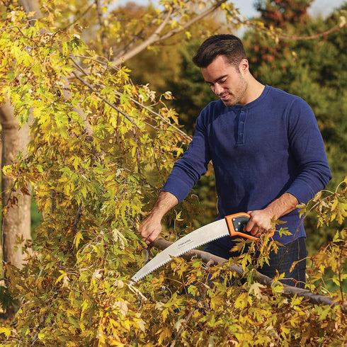15 Fiskars PowerTooth D-Handle Saw with Razor-Sharp Stainless Steel blade, Ergonomic SoftGrip Handle for Comfort