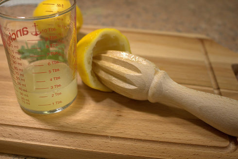 efo Wooden Lemon Squeezer Reamer, Handheld Juicer for Lemons, Limes & Oranges, Manual Juice Extractor