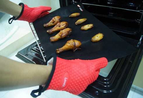 Kitchen Oven Gloves - Silicone and Cotton Double-Layer Heat Resistant Mitts for Baking and Grilling - 1 Pair, Red