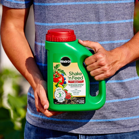3 4.5 lb. Miracle-Gro Shake 'N Feed Tomato, Fruit and Vegetable Plant Food - Fertilizer for Vegetable Gardens