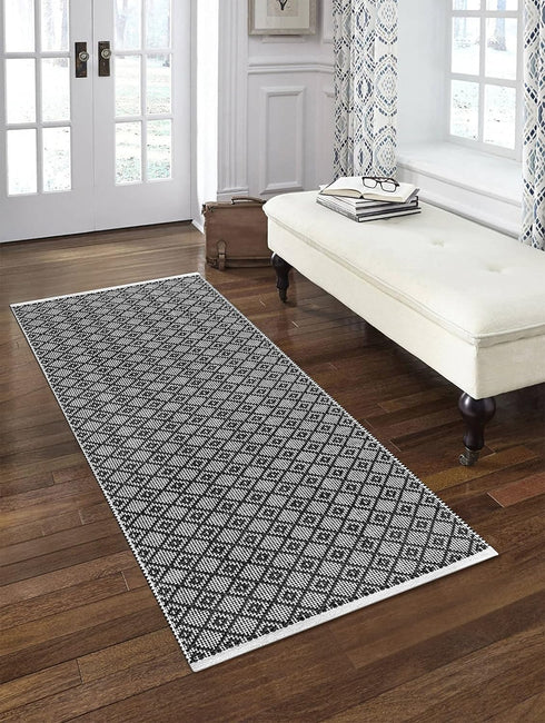 THE BEER VALLEY Diamond Woven Runner Rug 2'x6', Black Anti-Slip Cotton Rug for Hallway Kitchen Living Room