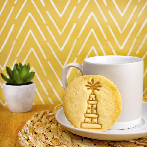 Set of 2 Cookie Cutters, Designs: Oil Derrick & Pump Jack, 2 Pieces - Bakerlogy