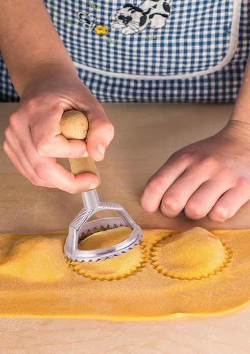 2.5-Inch 2-Inch, 2-Piece Set Fantes Ravioli Maker Stamps With Wooden Handles, Fluted Round And Square Shapes