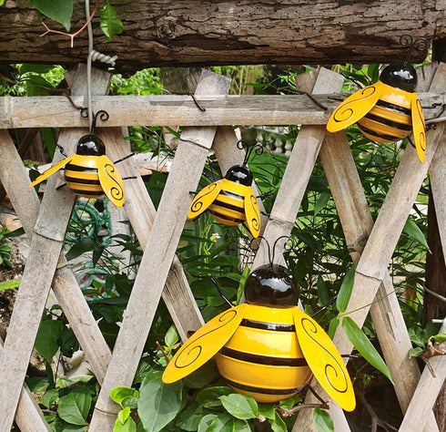 Yungeln Metal Wall Art, 4PCS Metal Bumble Bee Wall Decor, 3D Iron Bee Art Sculpture for Outdoor Home Garden