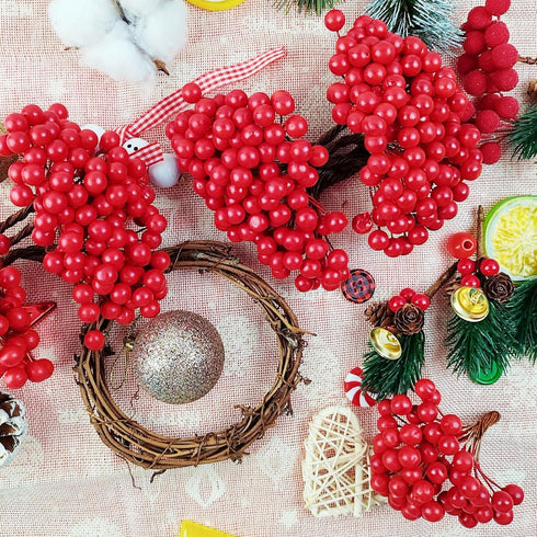 ROYHOO 500PCS 10mm 250 Artificial Holly Berries Christmas Fake Berries on Pieces Wire Stems for Christmas Tree