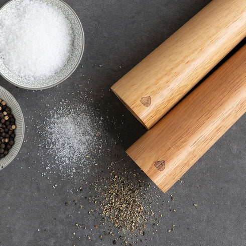 Navaris Salt and Pepper Mill Set - Adjustable Rubber Wood Grinders with Ceramic Core