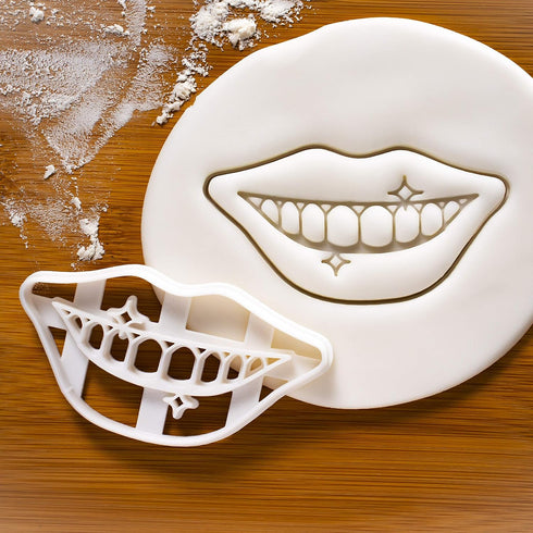 Dentist Shiny Teeth Cookie Cutter, 1 Piece by Bakerlogy