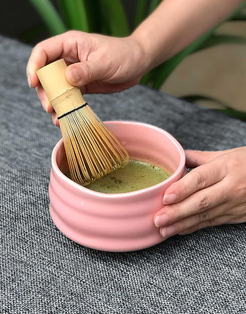 Handmade Japanese Ceramic Matcha Bowl, Green Tea Cup for Ceremony Chawan 500ml 17oz (Pink)