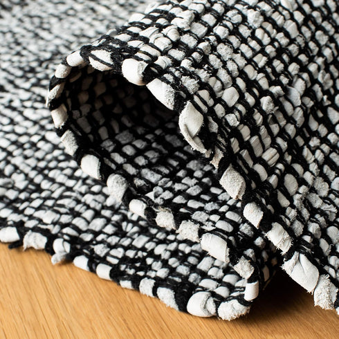 SAFAVIEH Vintage Leather Collection Accent Rug - 2' x 3', Light Grey & Black, Handmade Modern Leather