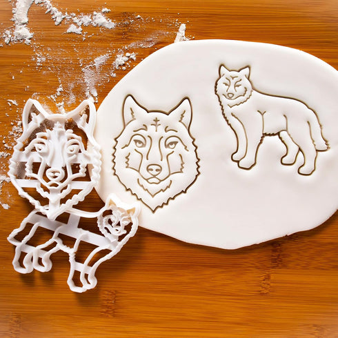 Set of 2 Wolf Cookie Cutters, Designs: Face and Body, 2 Pieces - Bakerlogy