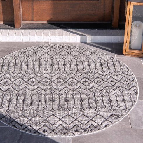 Unique Loom 3' 3" Round Outdoor Trellis Collection Area Rug, Tribal Trellis, Gray/Black