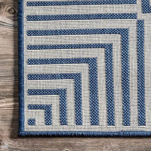 nuLOOM 2' x 3' Outdoor Area Rug, Striped Border Design, Stain Resistant, Durable for Patio, Balcony, Living Room
