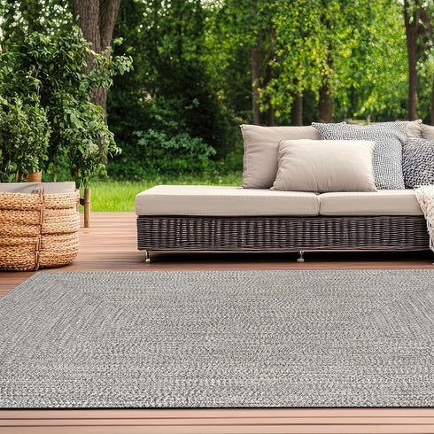 nuLOOM 2' x 3' Solid Hand Braided Indoor/Outdoor Area Rug, Weather Resistant, Pet-Friendly, Wynn Salt And Pepper