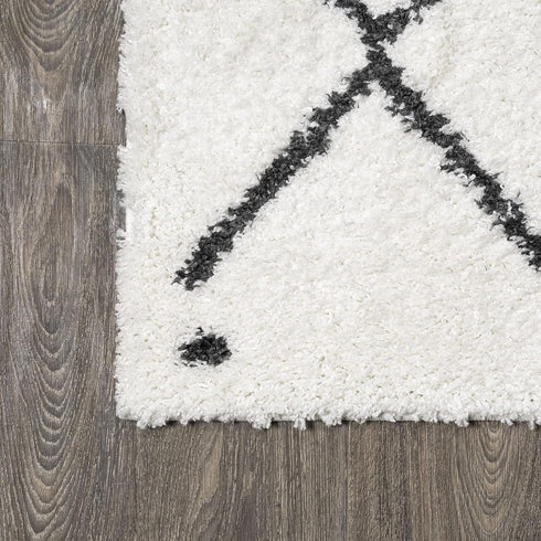 JONATHAN Y MOH410A-3 Cami Moroccan Style Diamond Shag Indoor Area Rug, White/Gray, 3 X 5