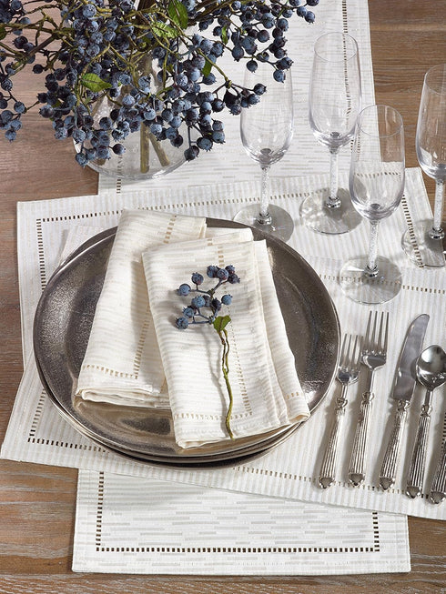 SARO LIFESTYLE Hemstitched Design Table Décor