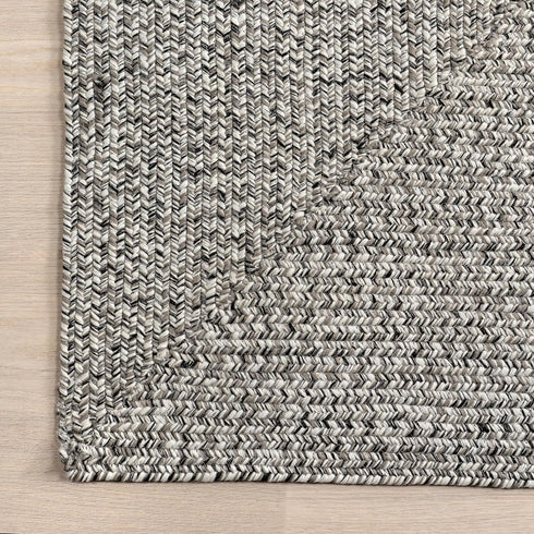 nuLOOM 2' x 3' Solid Hand Braided Indoor/Outdoor Area Rug, Weather Resistant, Pet-Friendly, Wynn Salt And Pepper