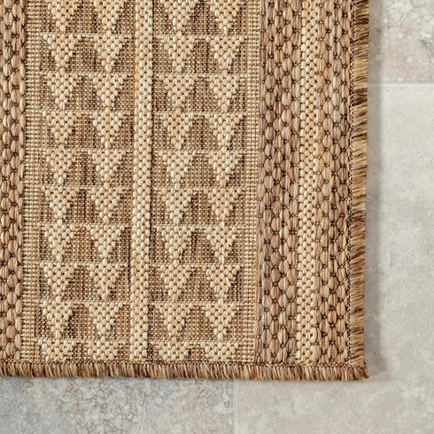 nuLOOM 2' x 3' Outdoor Tribal Geometric Area Rug, Light Brown, Stain Resistant, Weather Resistant, High Traffic