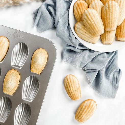 USA Pan Bakeware Madeleine Pan, 16-Well Aluminized Steel